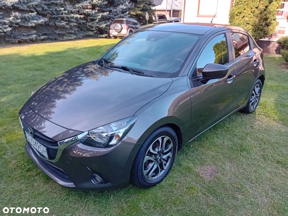 Mazda 2 2016 photo 2