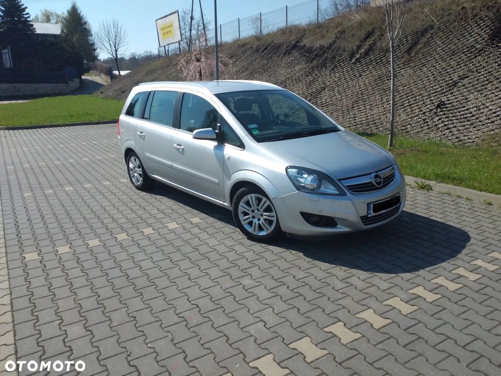 Opel Zafira 2.2 Cosmo - 1