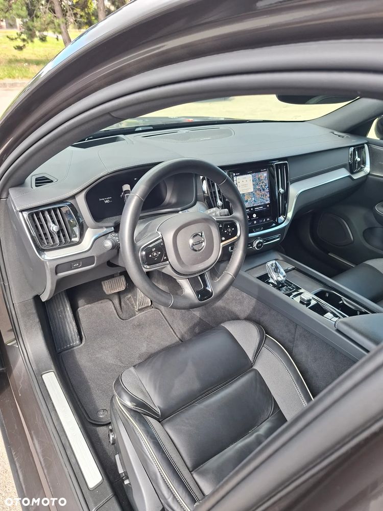 Volvo V60 B4 D Geartronic RDesign - 16