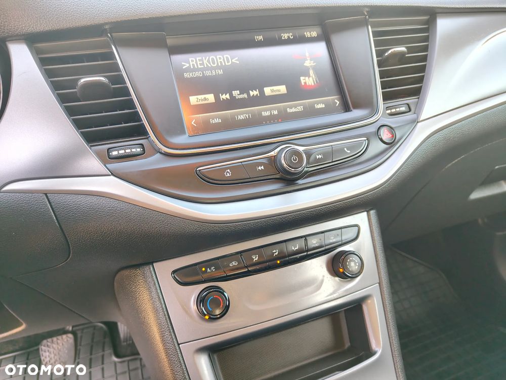 Opel Astra 1.0 T Essentia S&S - 13