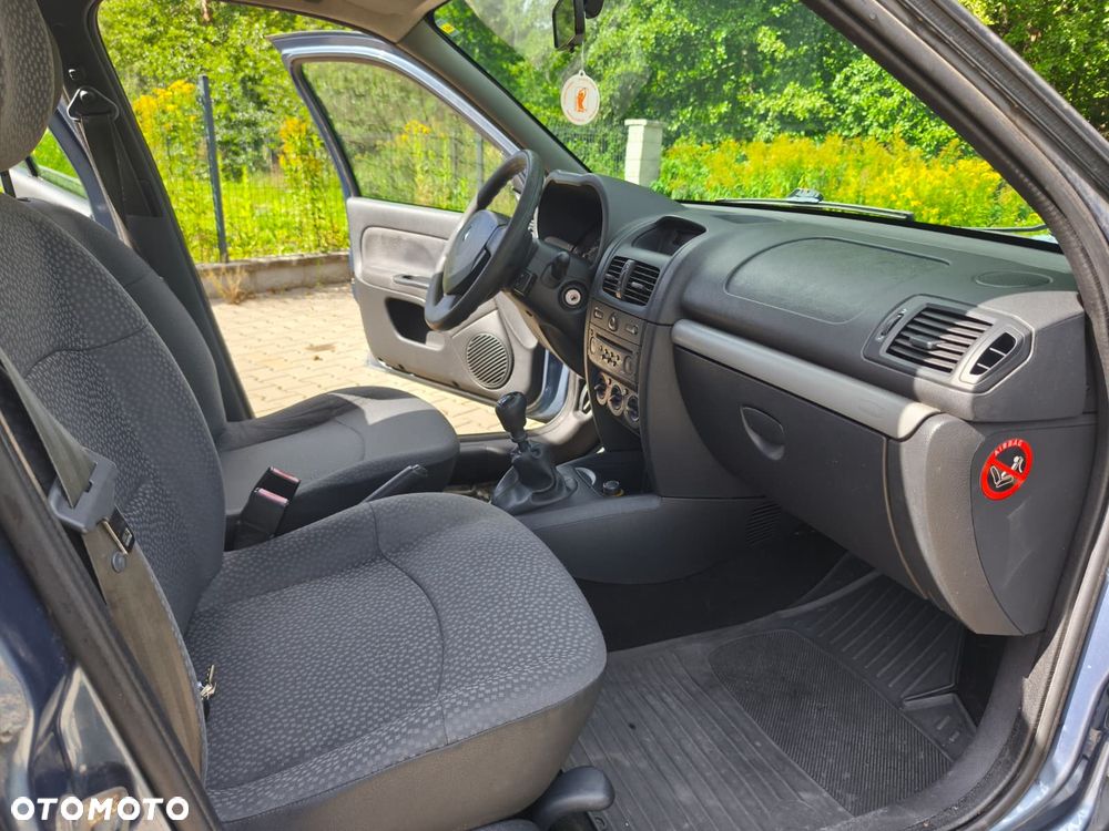 Renault Clio - 7