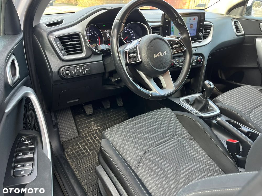 Kia Ceed 1.5 T-GDI M - 10