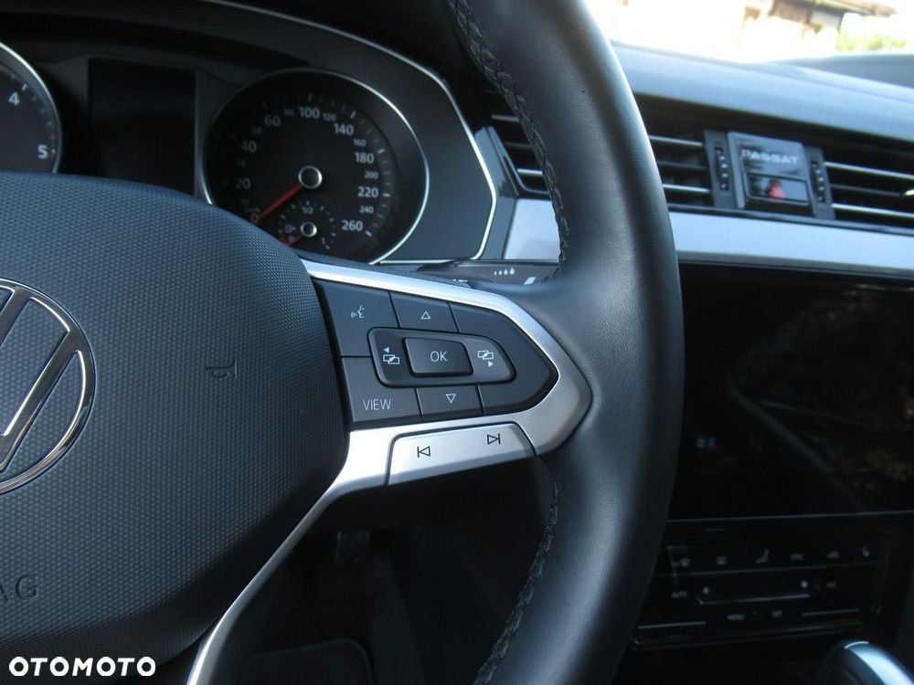 Volkswagen Passat - 15