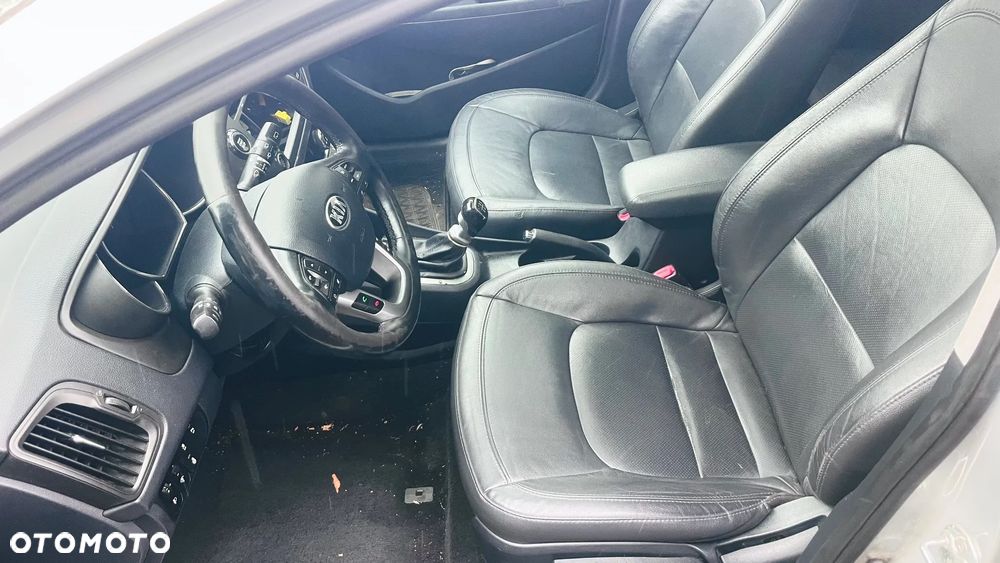Kia Rio - 11