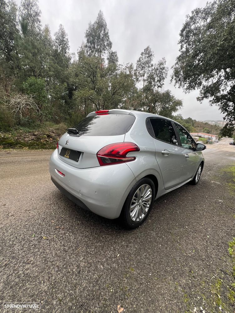 Peugeot 208 1.2 PureTech Style - 6