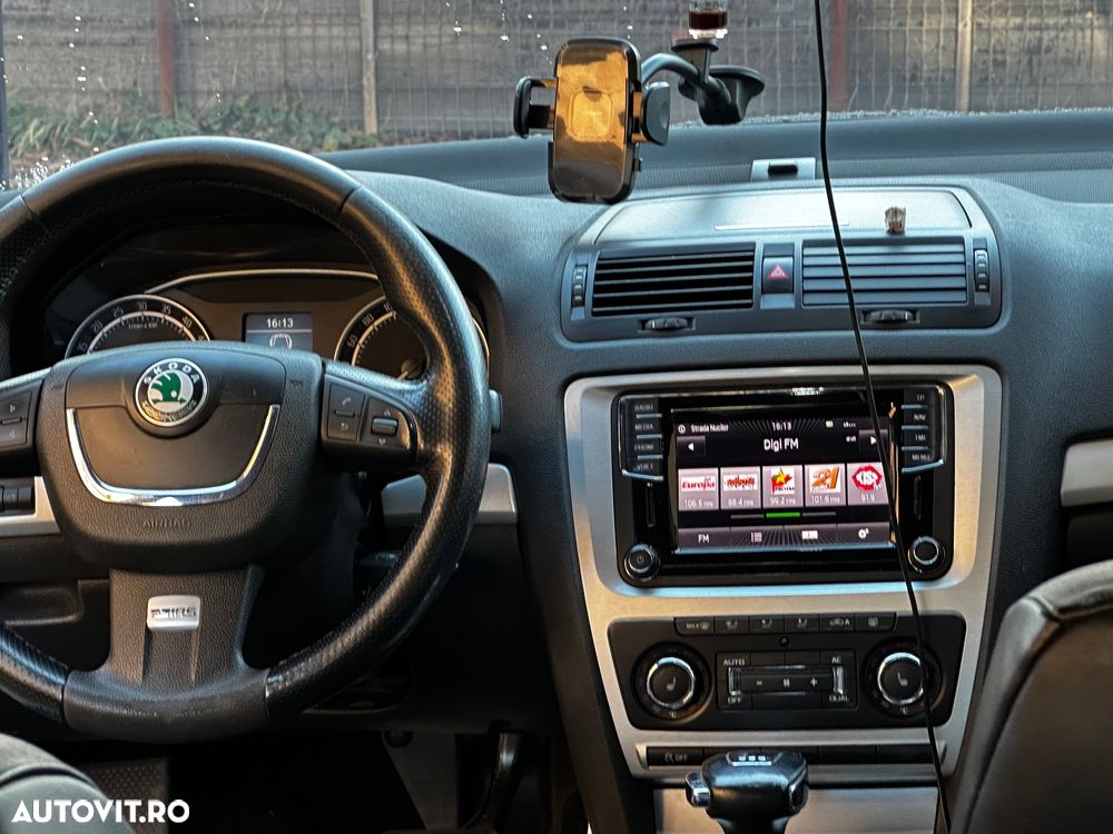 Skoda Octavia 2.0 TDI RS DSG - 3