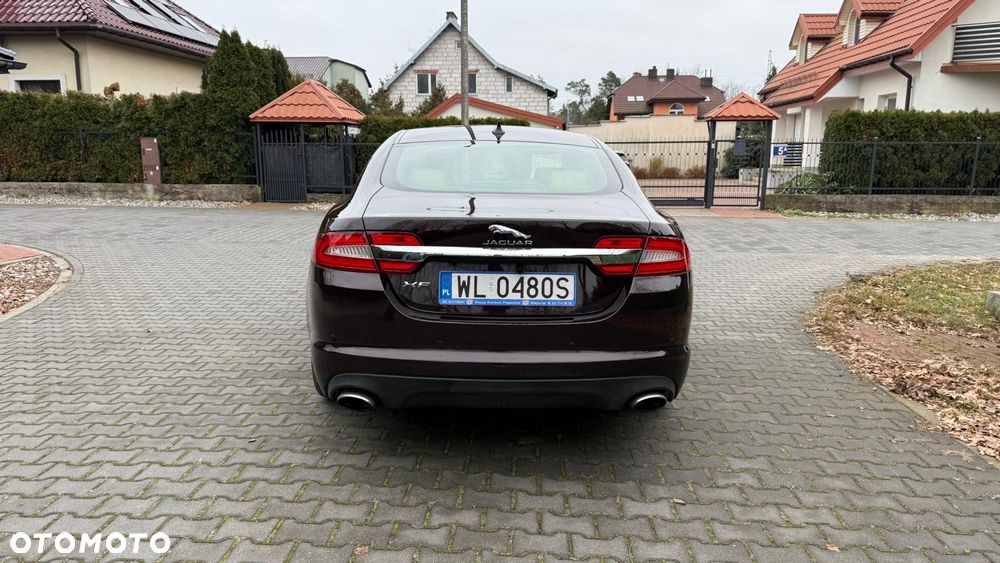 Jaguar XF 2.0 T Luxury - 5