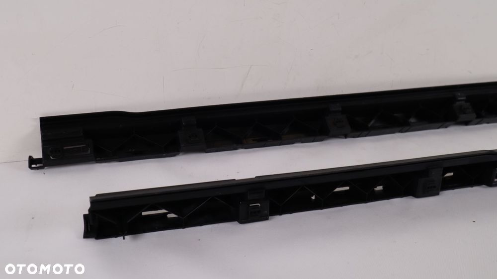 VOLVO V90 MOCOWANIE LISTWY PROGOWEJ LEWE 31386129, 31386131 - 7