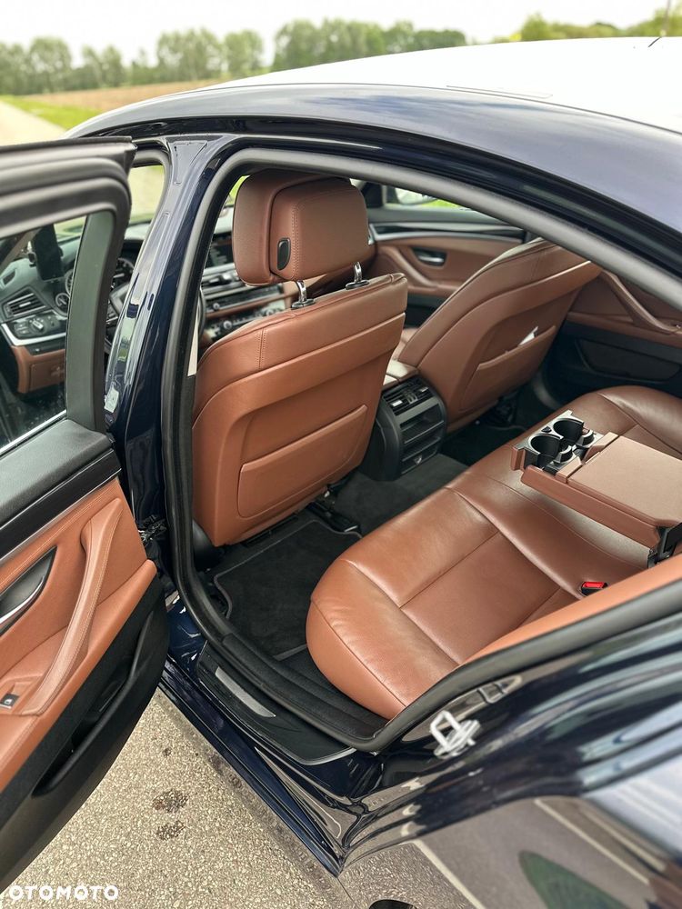 BMW Seria 5 520d - 25