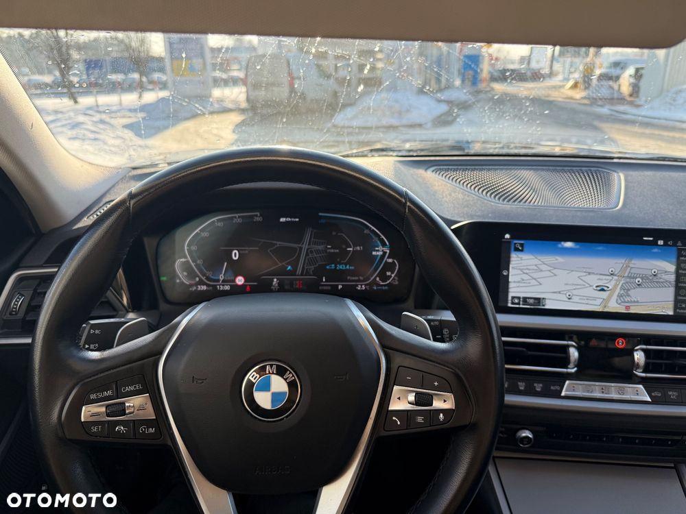 BMW Seria 3 330e Sport Line sport - 25