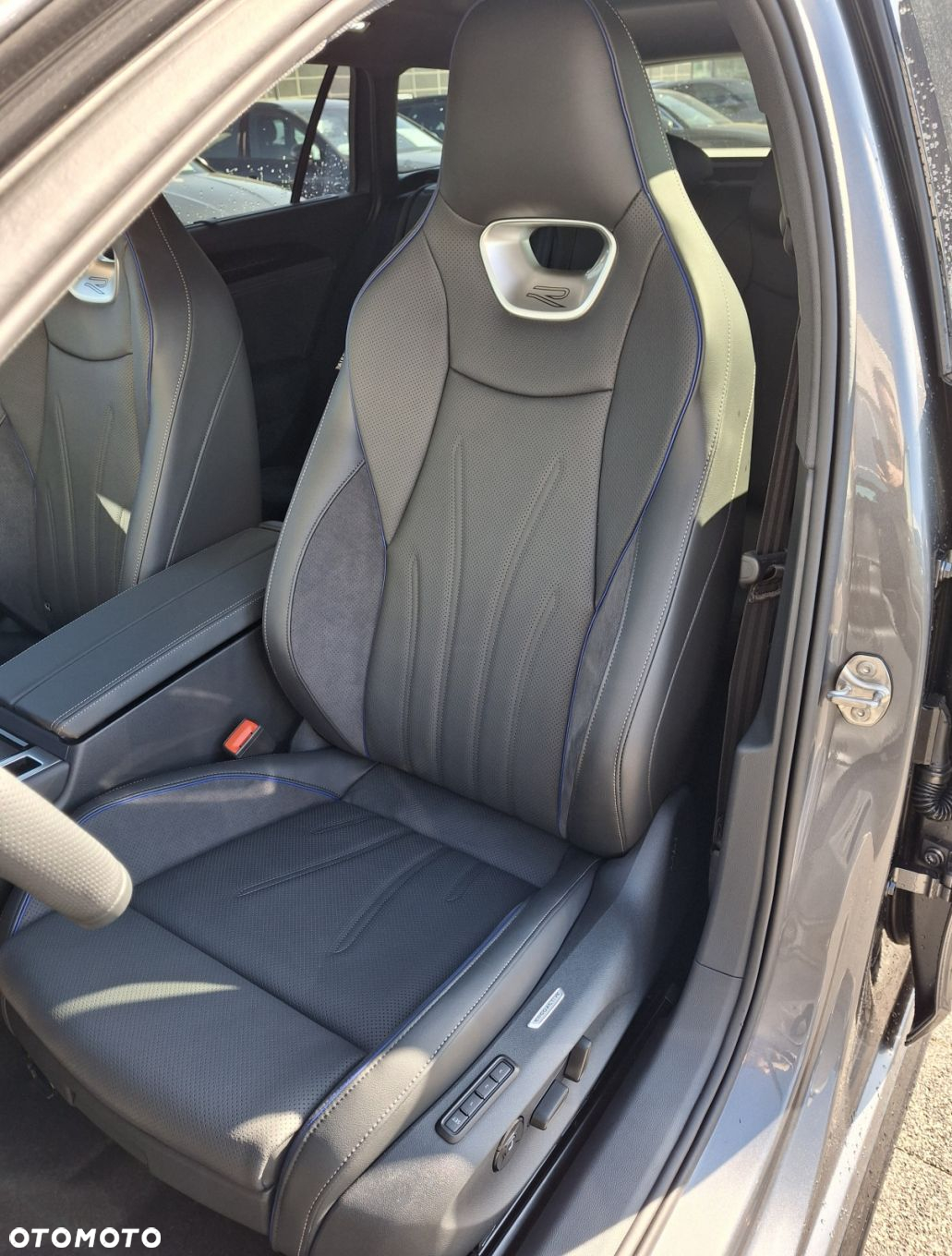 Volkswagen Passat - 11