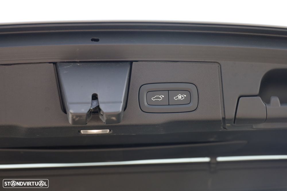 Volvo XC 60 2.0 T6 PHEV Black Edition AWD - 7