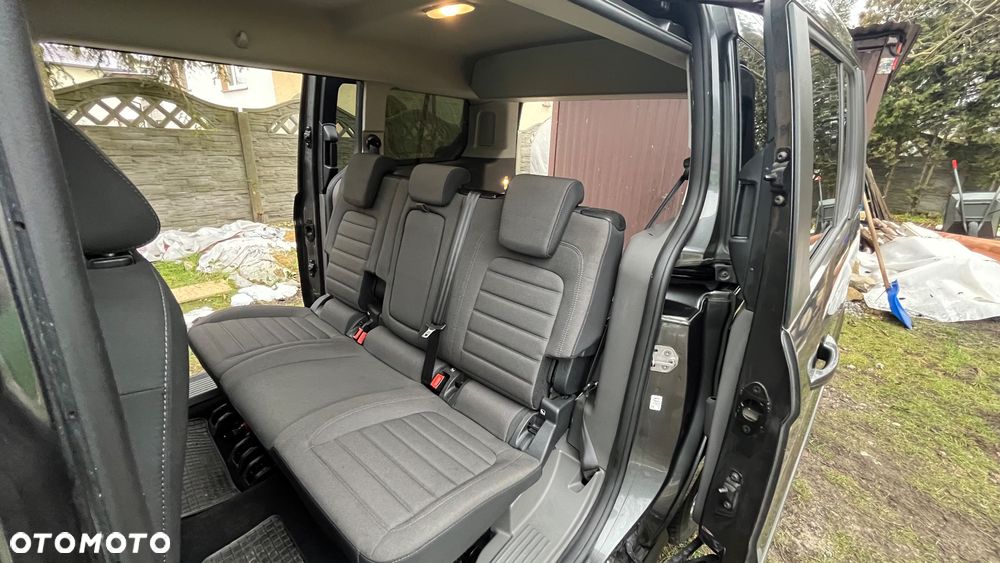 Ford Tourneo Connect Grand - 19