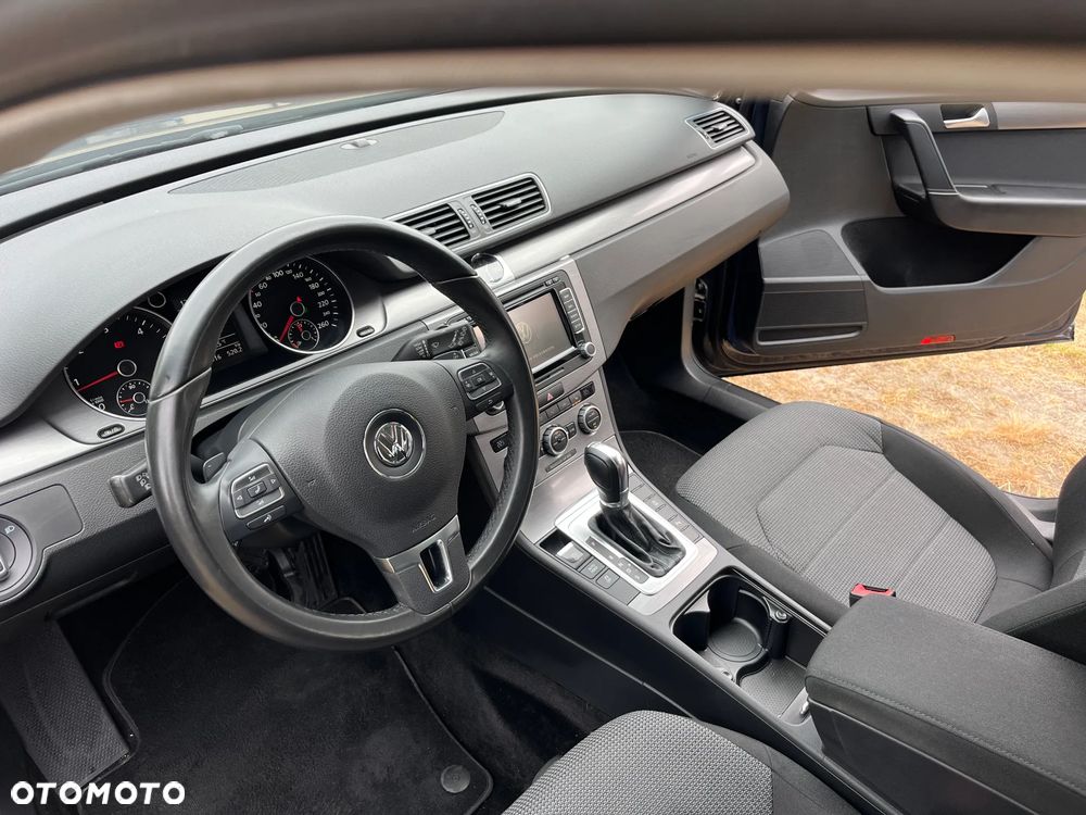 Volkswagen Passat 2.0 TDI DSG BlueMotion Technology Highline - 36