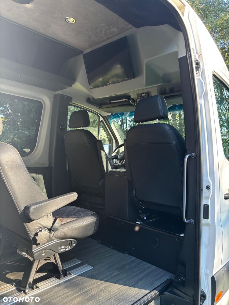 Mercedes-Benz Sprinter - 4