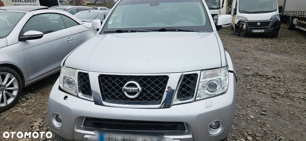 Nissan Pathfinder 3.0 D V6 LE EU5 - 12