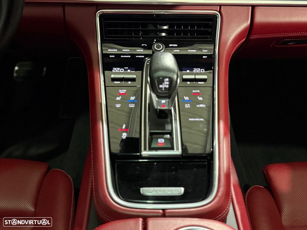 Porsche Panamera 4 E-Hybrid - 31