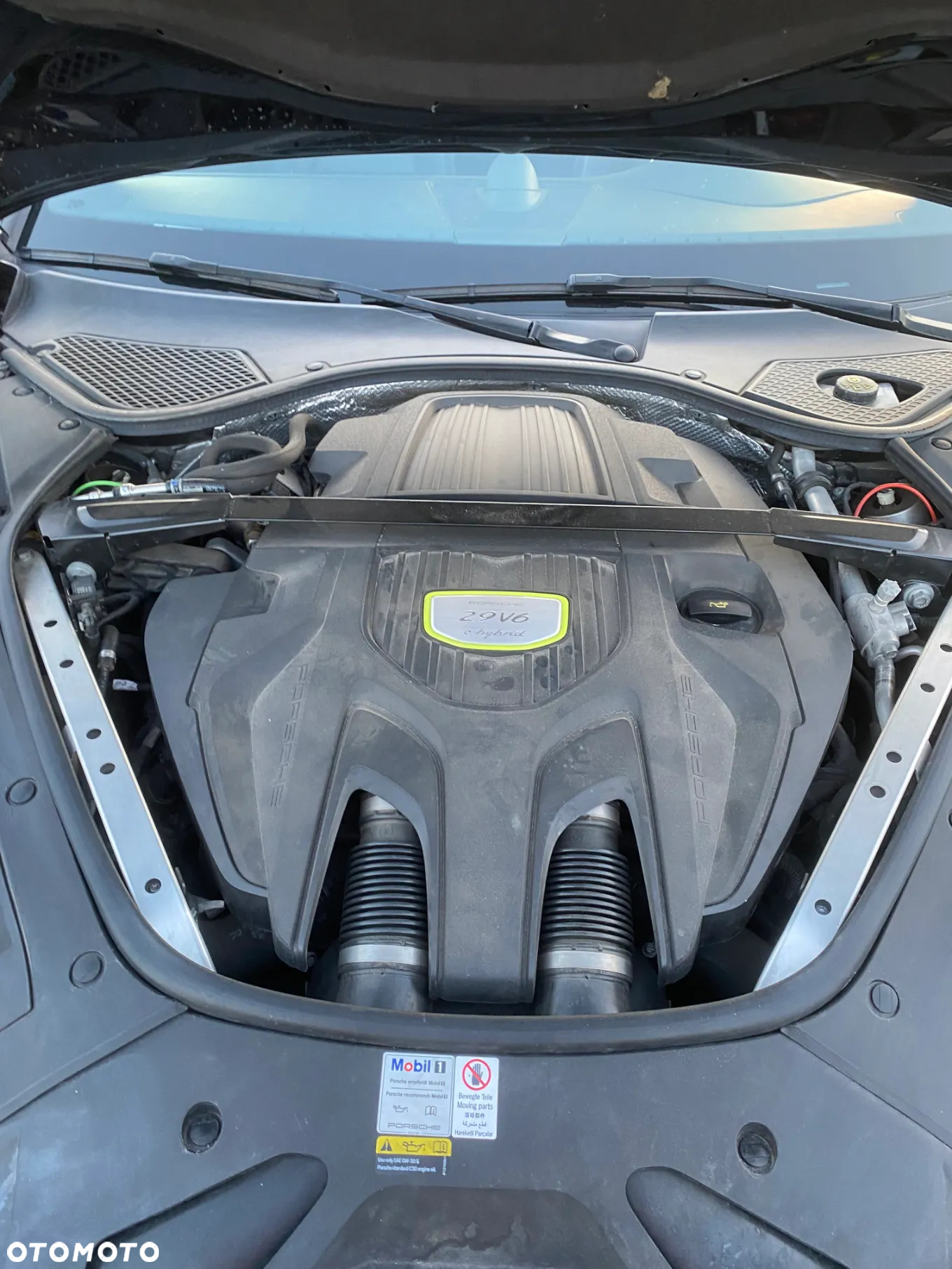 Porsche Panamera 4 E-Hybrid - 8