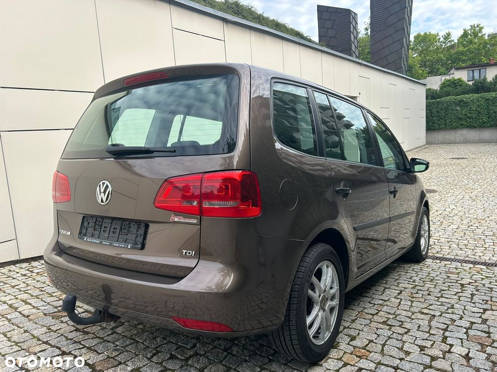 Volkswagen Touran 1.6 TDI DPF BlueMotion Technology DSG Highline - 8