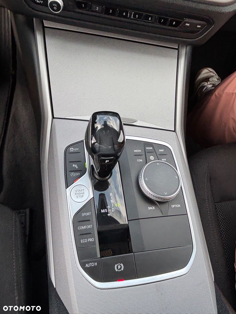 BMW Seria 3 318i - 12