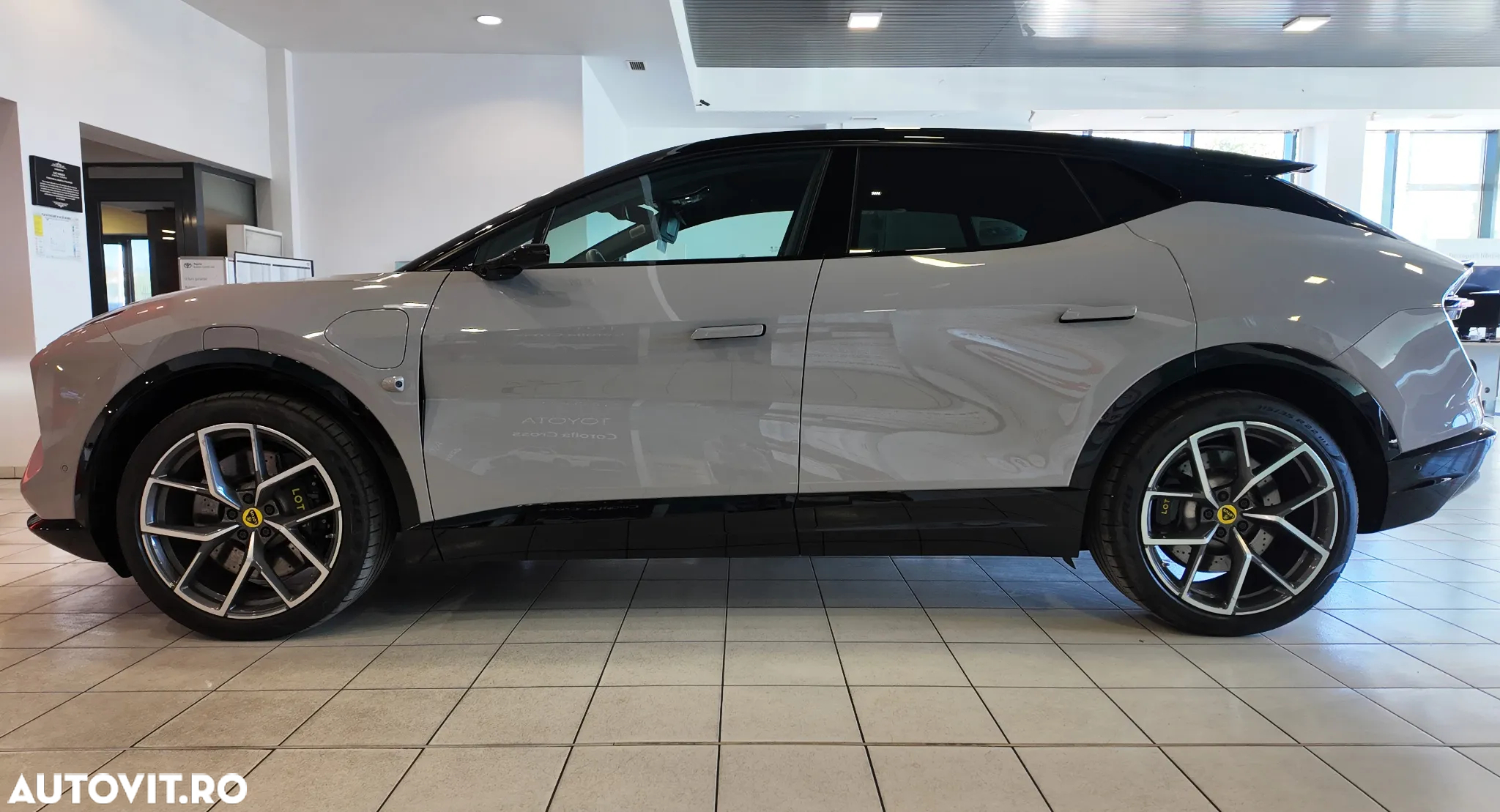 Lotus Eletre 900 Sport Carbon - 7