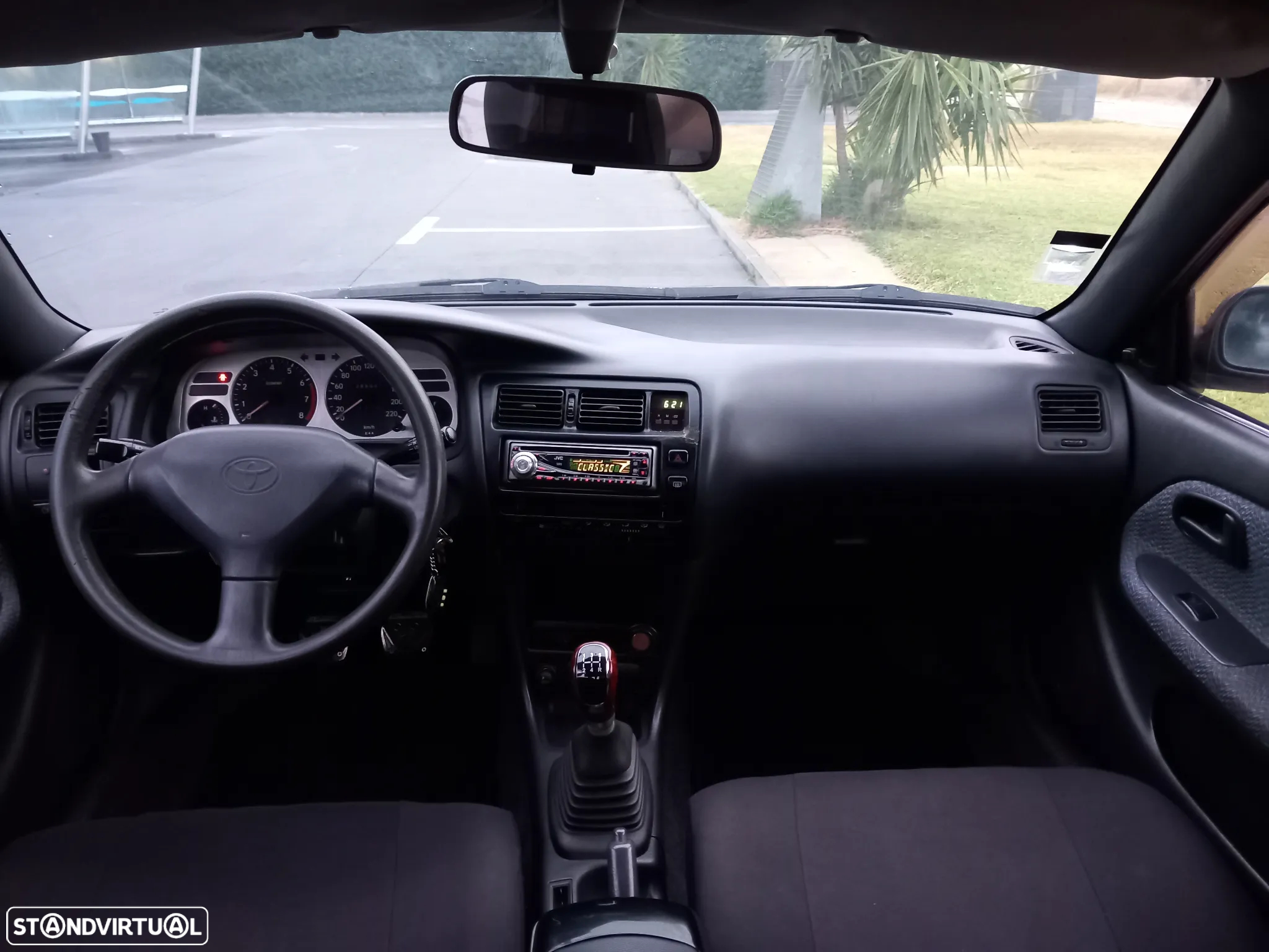Toyota Corolla Sedan 1.3 XLi - 17
