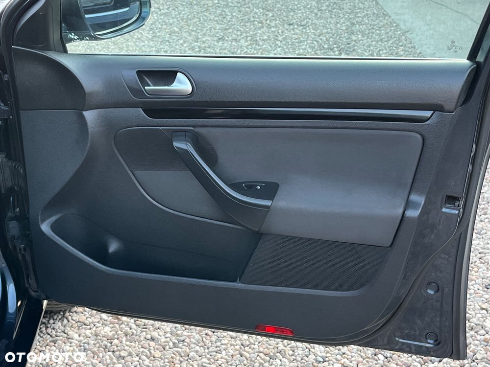 Volkswagen Golf 1.6 TDI DPF BlueMotion - 13