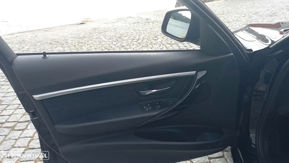 BMW 330 e iPerformance Advantage - 18