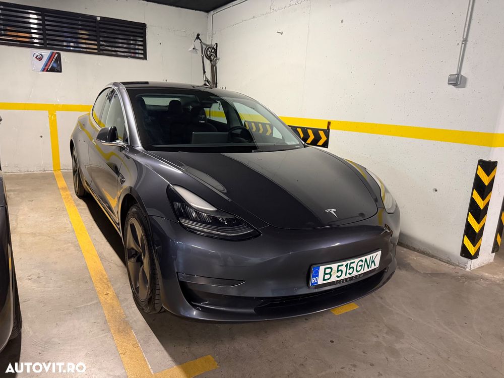 Tesla Model 3 - 8