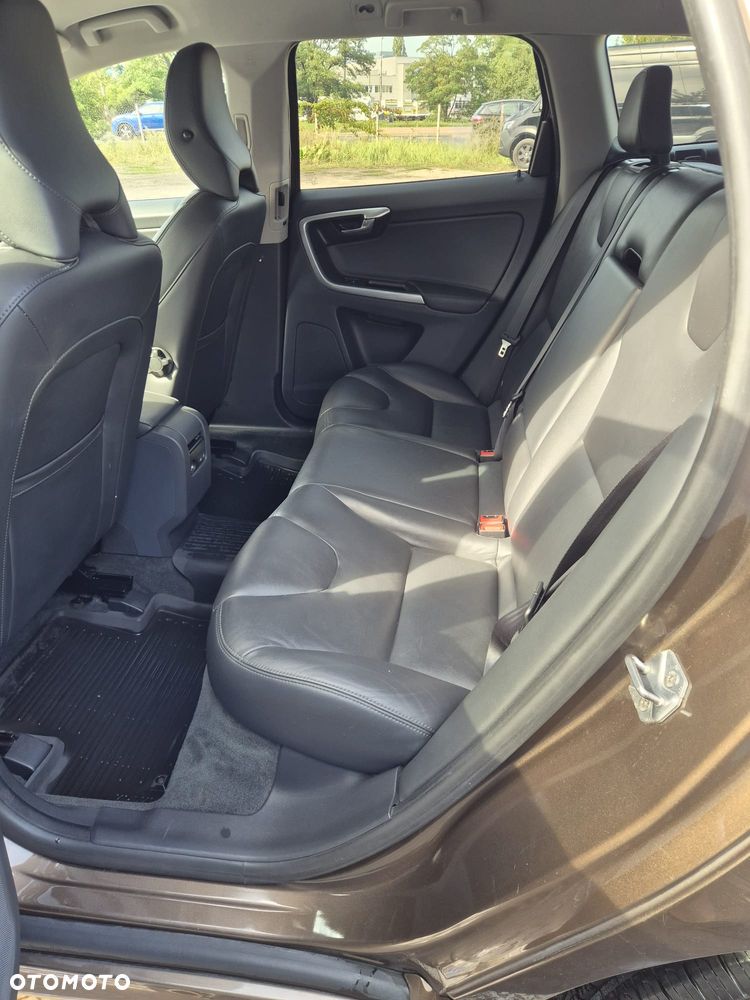 Volvo XC 60 D4 AWD Summum - 7