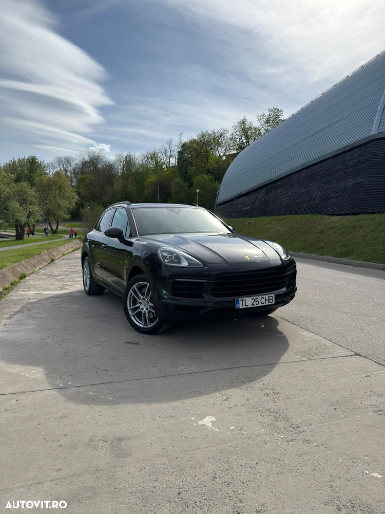 Porsche Cayenne - 1
