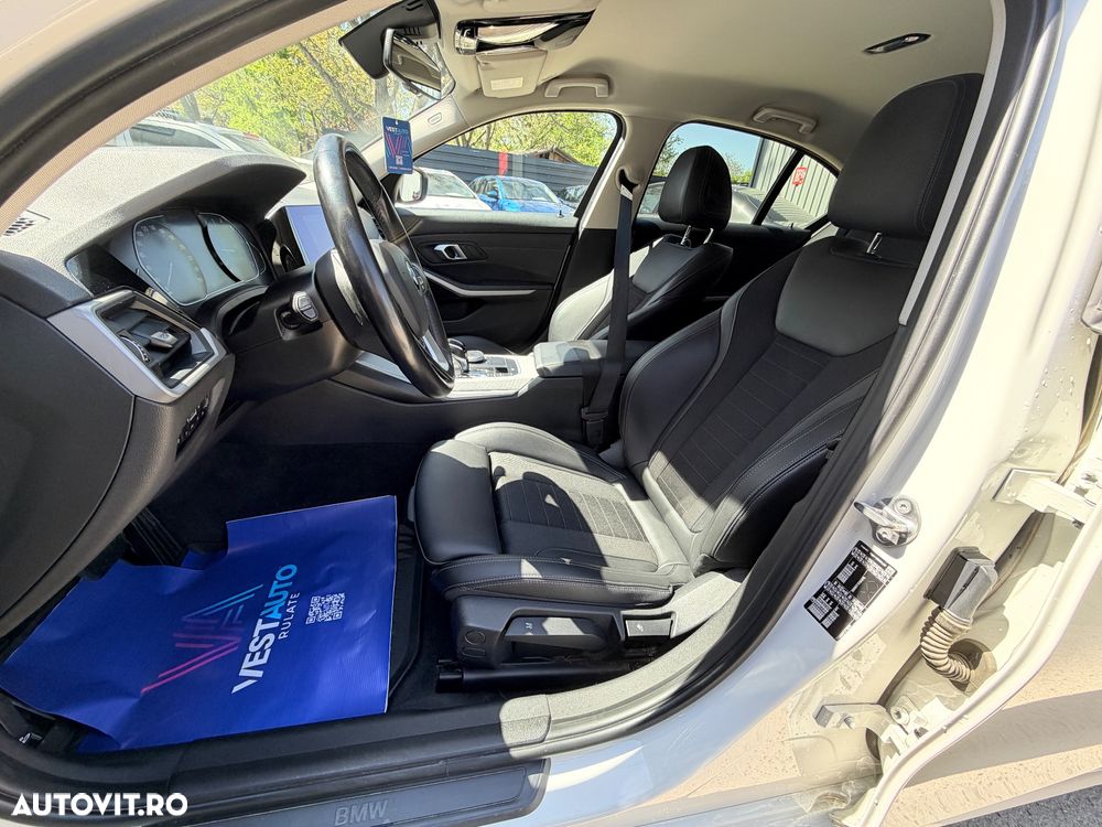 BMW Seria 3 320i AT - 34