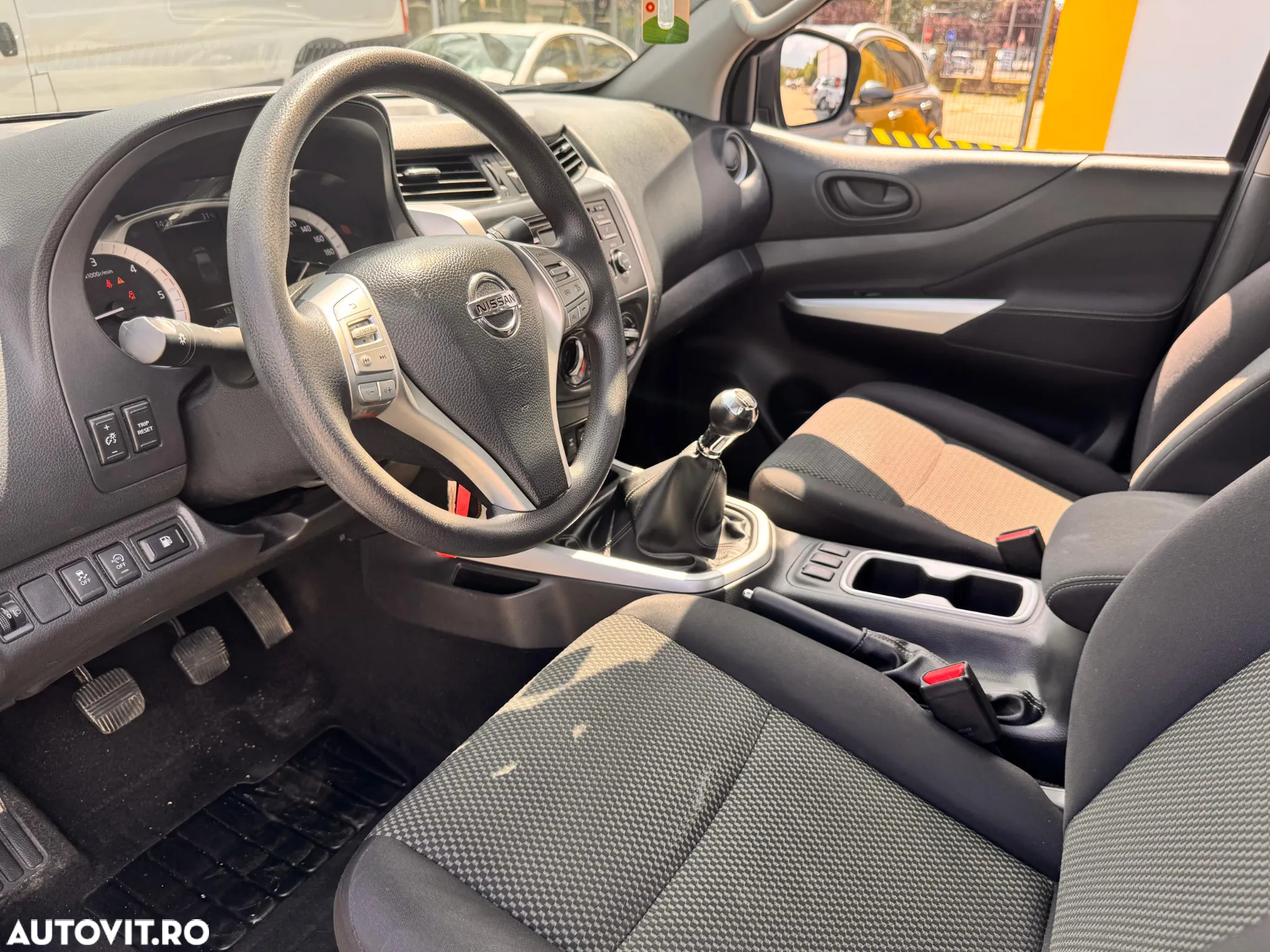 Nissan Navara 2.3 dCi Chassis Double Cab Visia - 9