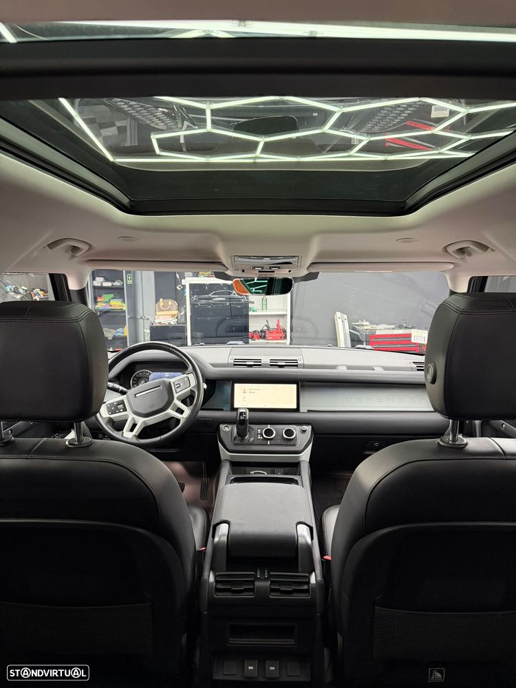Land Rover Defender - 4