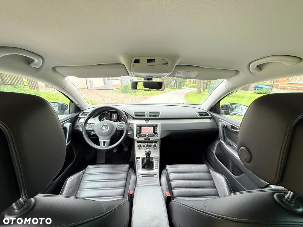 Volkswagen Passat Variant 2.0 Blue TDI SCR Highline - 20