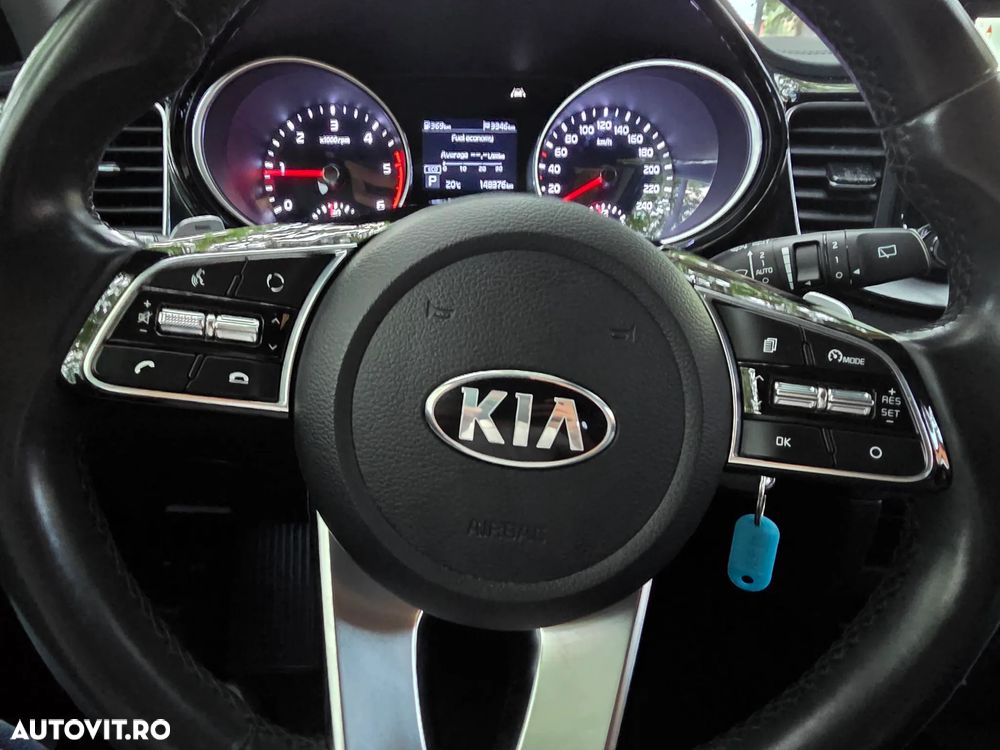 Kia Ceed 1.6 CRDi Eco-Dynamics+ (48V Mild-Hybrid) DCT7 GT Line - 9