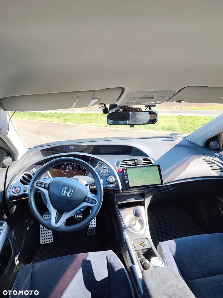 Honda Civic 1.8 Comfort - 23