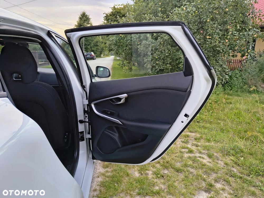 Volvo V40 D2 Summum - 15