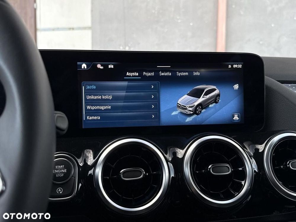 Mercedes-Benz GLA - 27