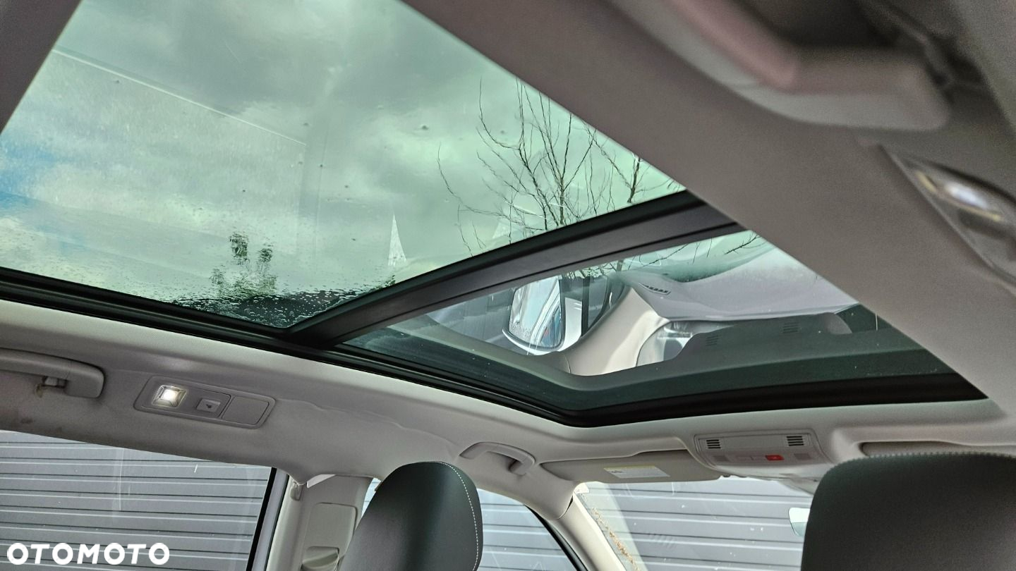 Volkswagen Tiguan - 32