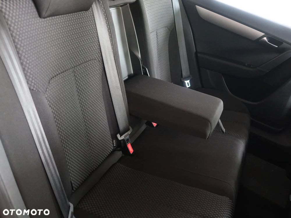 Volkswagen Passat 1.4 TSI BMT Comfortline - 25