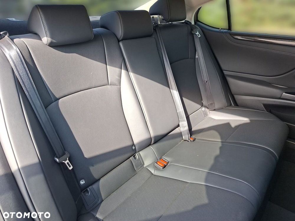 Lexus ES - 22