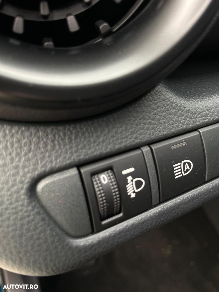 Toyota C-HR 1.8 HEV 140 CP 4x2 CVT Active - 10