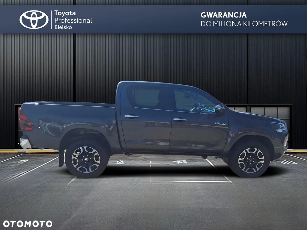 Toyota Hilux - 2