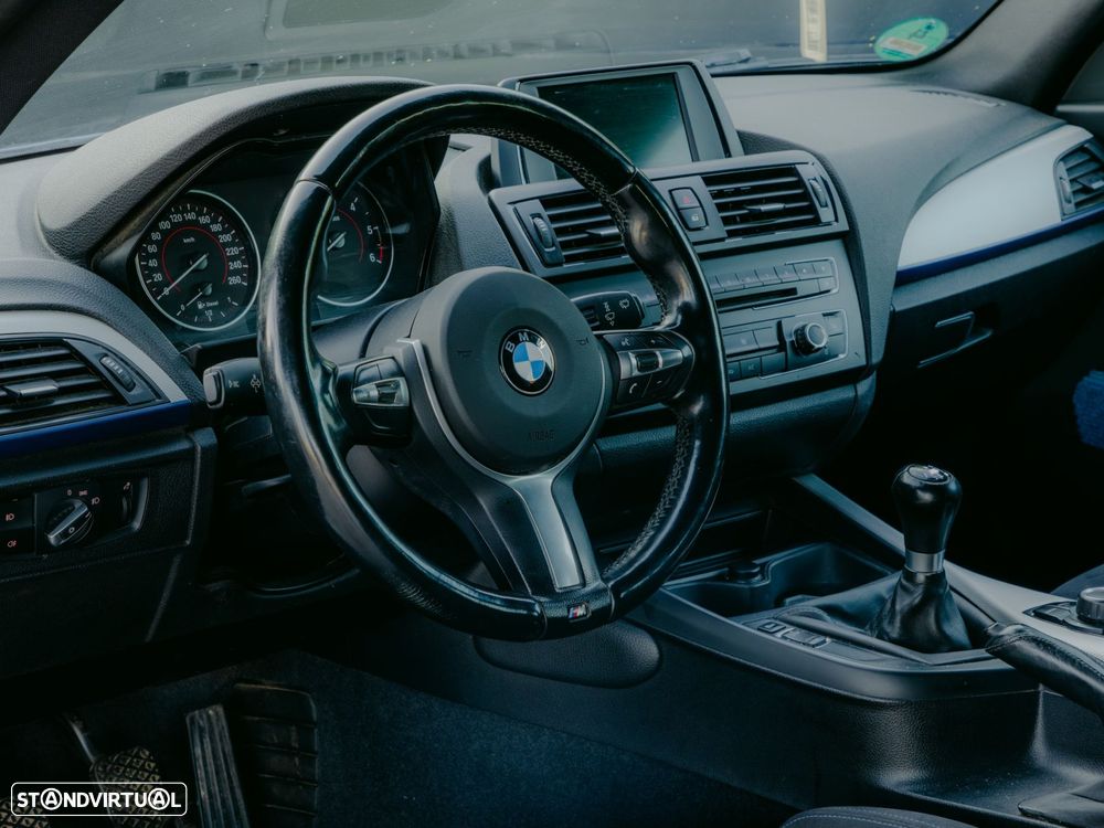 BMW 116 d Pack M - 12