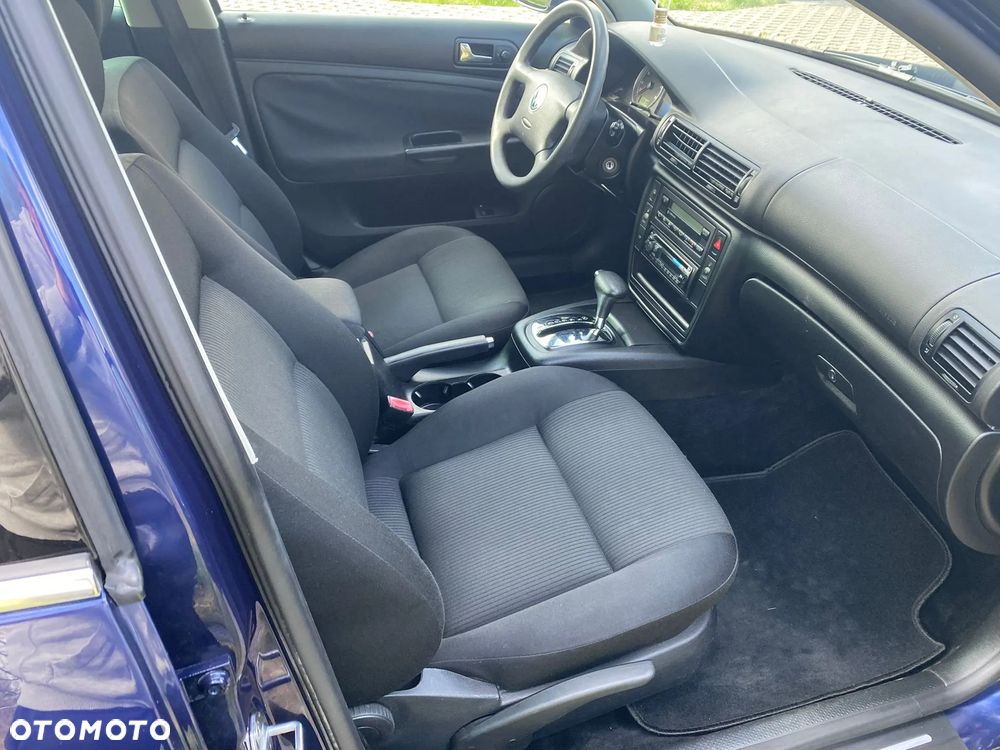 Volkswagen Passat - 18