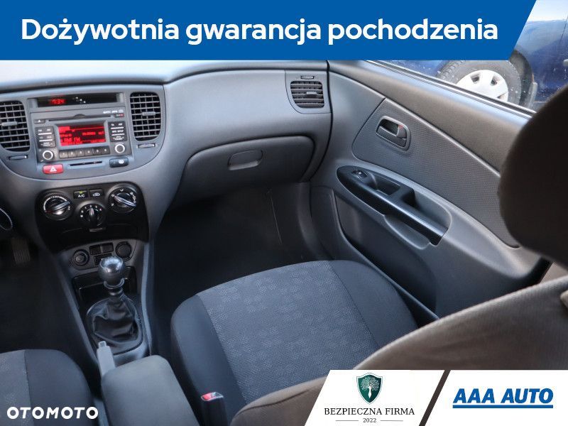 Kia Rio - 10