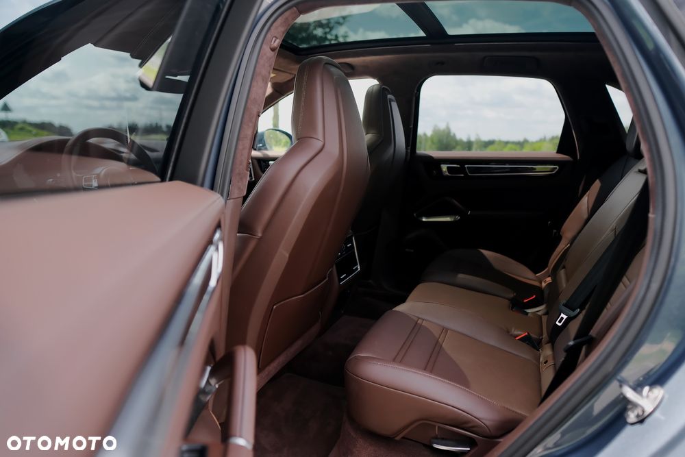 Porsche Cayenne Turbo - 18
