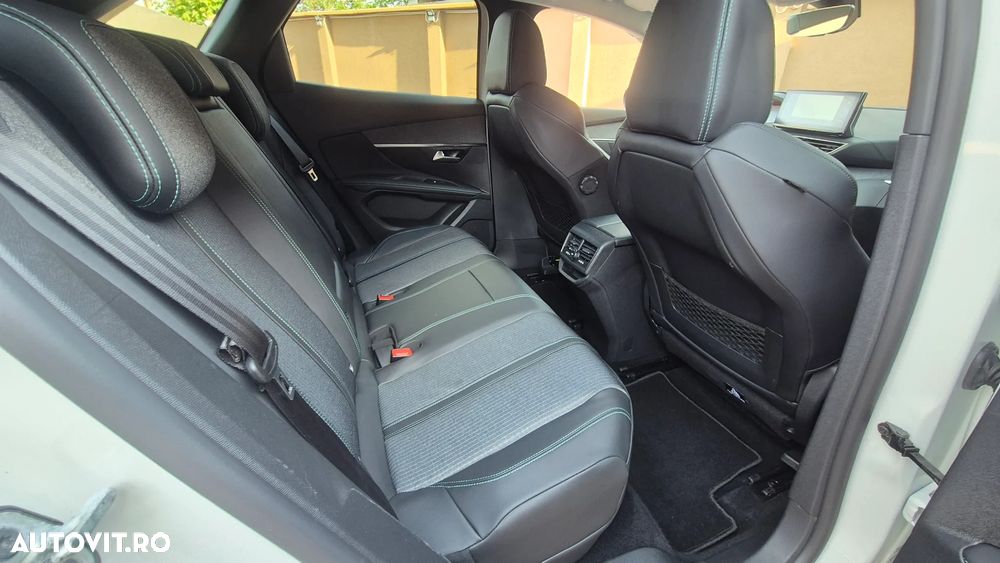Peugeot 3008 PHEV EAT8 Allure - 14