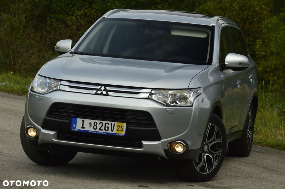 Mitsubishi Outlander 2.0 Intense + Navi 4WD CVT - 3